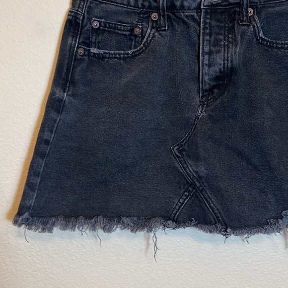 AMERICAN Eagle Outfitters Black Frayed Hem Mini Jean Skirt - Picture 5 of 16